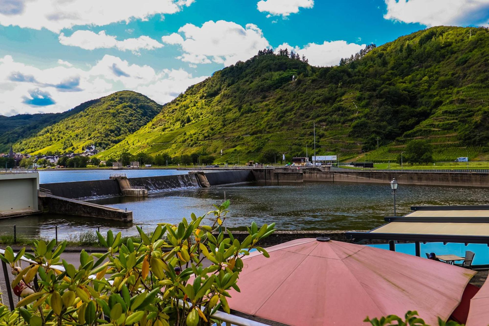 Exklusive Moselidylle: Fewo Mit Traumhaftem Staustufenblick, Netflix, Terrasse Neef Экстерьер фото