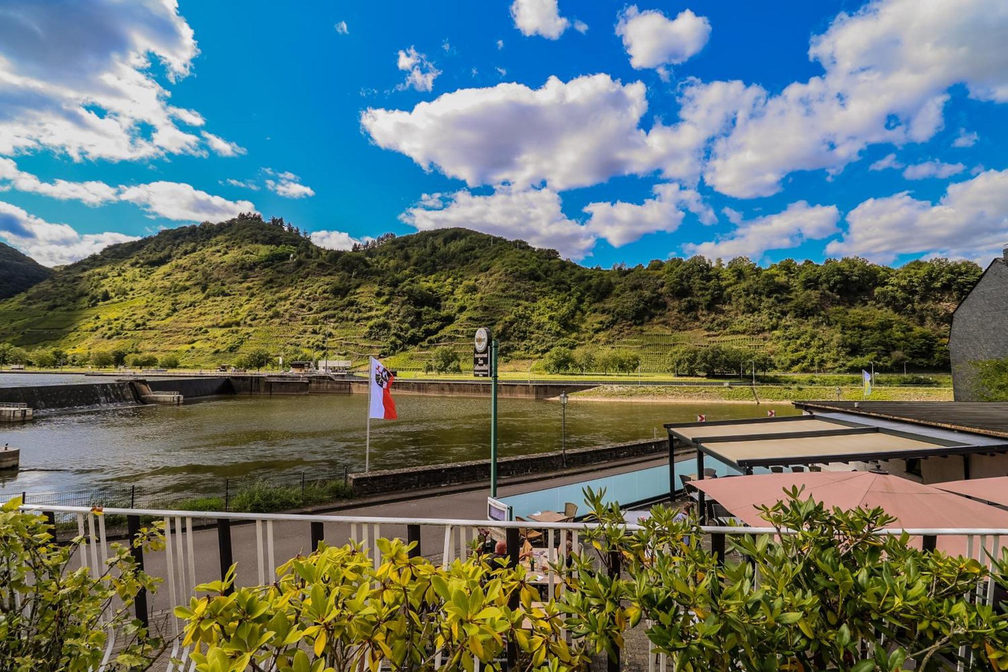 Exklusive Moselidylle: Fewo Mit Traumhaftem Staustufenblick, Netflix, Terrasse Neef Экстерьер фото